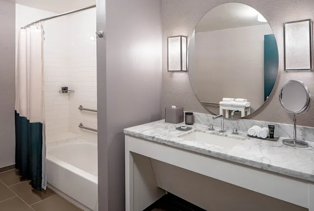 غرفة بسريرين كوين لذوي الإعاقة، Hyatt Centric French Quarter New Orleans 4/4