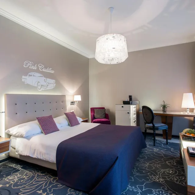 Style, King Bed, City View، Schweizerhof 1/6