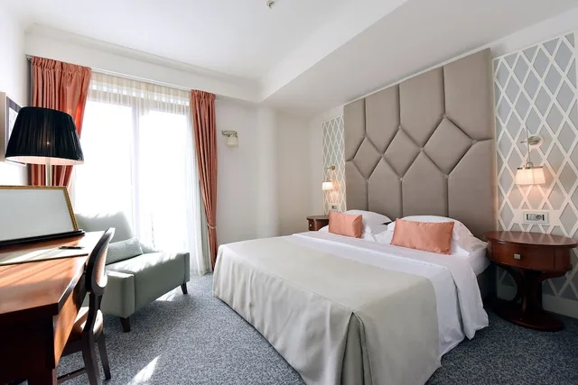 Standard, Queen Bed, Ziya Hotel 1/3