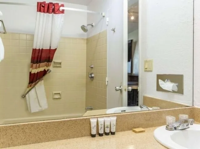 Room, Queen Bed, Countryside Suites Kansas City Independence I 70e Sports Complex Hotel 6/6