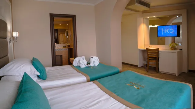 Room, Double or Twin Bed, Park View, Balcony, Havana Casino Hotel And Spa 4/5
