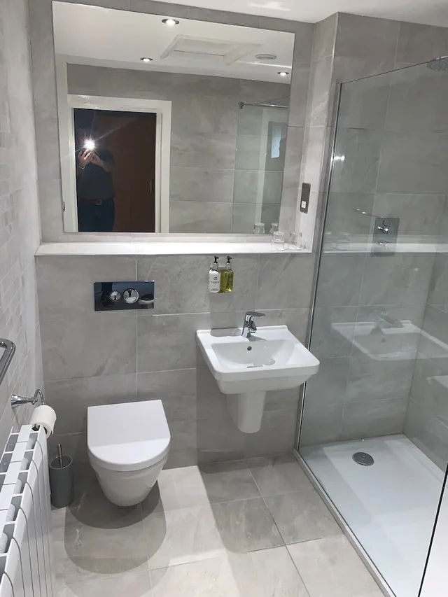 غرفة رباعية بأربعة أسرّة، Hedley House Hotel 3/4