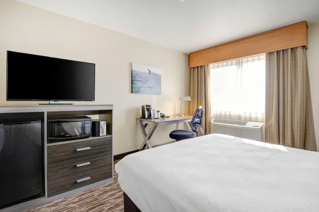 Room, Double Bed, Best Western Plus Peppertree Airport Inn 2/3