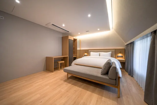 جناح جونيور، Comfort inn Yeouido 2/10