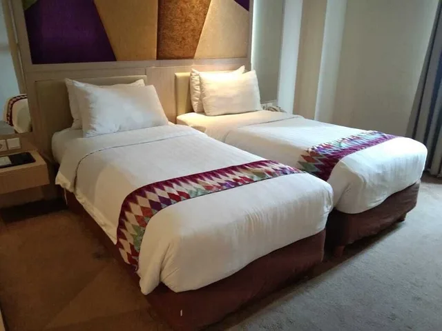 غرفة بريميير سوبيريور بسريرين منفصلين، W Three Premier Hotel Makassar 1/3