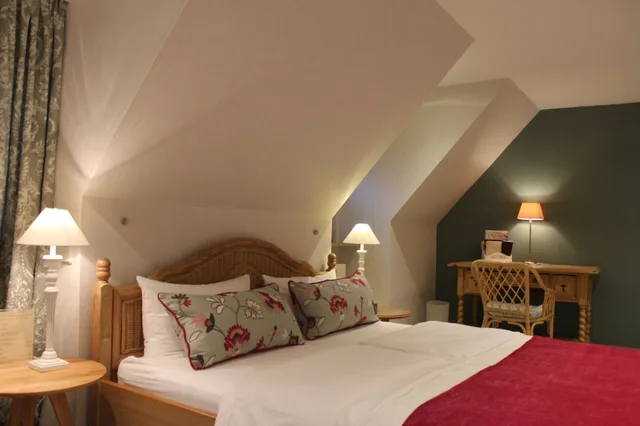 غرفة كلاسيكية بسرير كينج، Romantik Hotel Markusturm 4/6