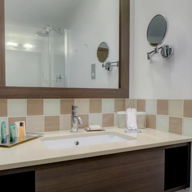 غرفة عائلية بسرير مزدوج بإطلالة، Hilton Dublin Kilmainham 7/8