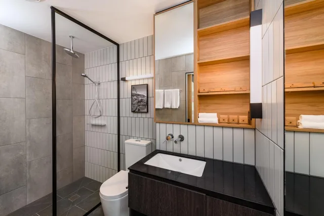 Interior, Classic, King Bed, 2 Queen Beds, Movenpick Hotel Hobart 8/8