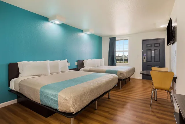 Room, 2 King Beds, Motel6 Temple, TX 1/10