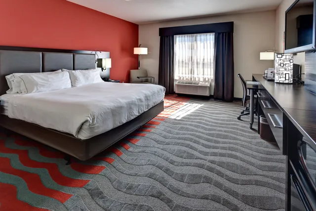 غرفة بسرير كينج، Holiday Inn Express & Suites Wichita Northwest Maize K-96 1/3