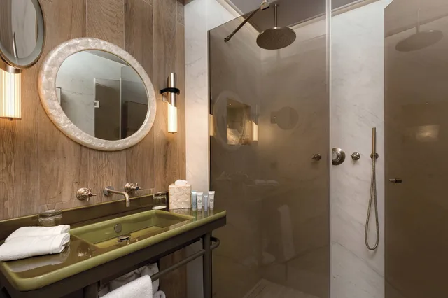 Eiffel, Junior Suite, Queen Bed، Le Demeure Montaigne 5/10