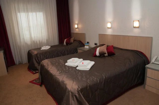 غرفة ثلاثية، Vigor Hotel 2/10
