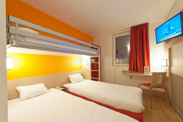 غرفة ثلاثية بثلاثة أسرّة، Hotel Premiere Classe Sens Nord Saint Clement 1/6