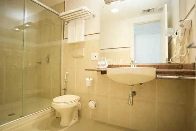 غرفة قياسية ثلاثية بسرير كينج وسرير فردي، Hotel Intercity Caxias do Sul 6/6