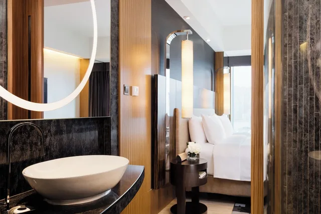 Room, Twin Beds, Partial Harbour View، Hotel ICON 2/3