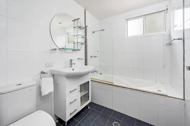 House, 6 King and Twin Beds, 2 Queen Beds، Big4 Koala Shores Port Stephens Holiday Park 5/5