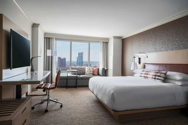 غرفة بسرير كينج بإطلالة على المرفأ في طابق مرتفع، Baltimore Marriott Waterfront 2/7