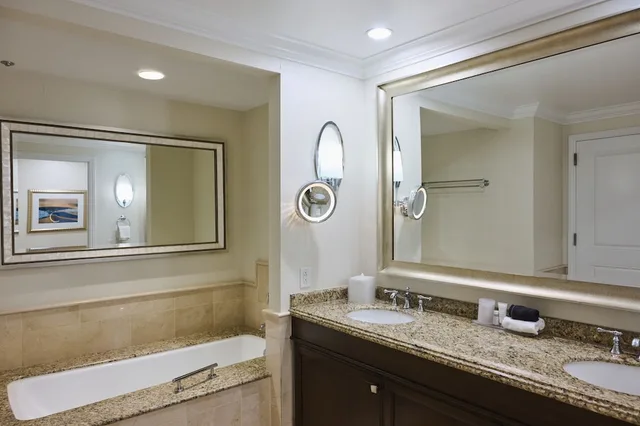 Premium, 2 Queen Beds, Beach Front, Balboa Bay Resort 5/6