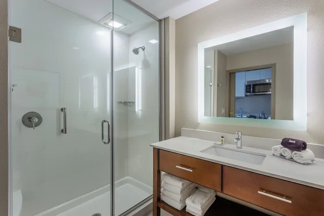 جناح استوديو بسريرين كوين، Hawthorn Suites By Wyndham Fargo 1/2