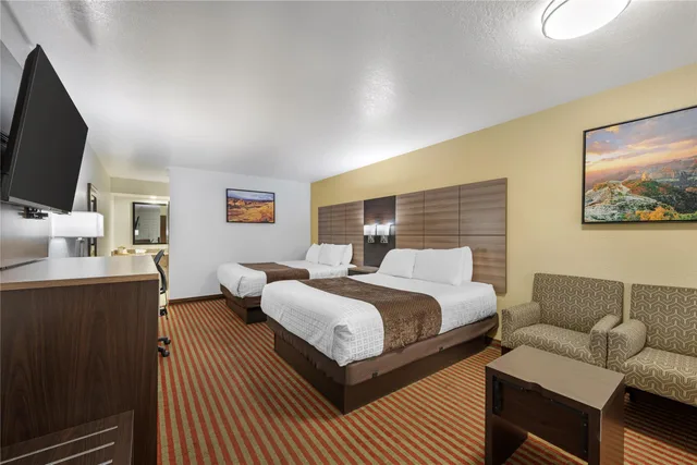 Down, 2 Queen Beds، Best Western Santa Rosa Inn 4/10