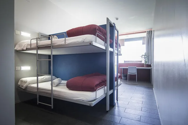 غرفة أساسية مفردة بشرفة، Centre Esplai Hostel 2/2