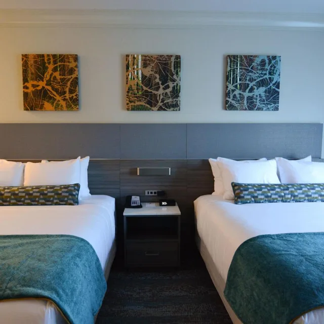 Room, Queen Bed, Balcony, Blue Lake Casino Hotel 5/10