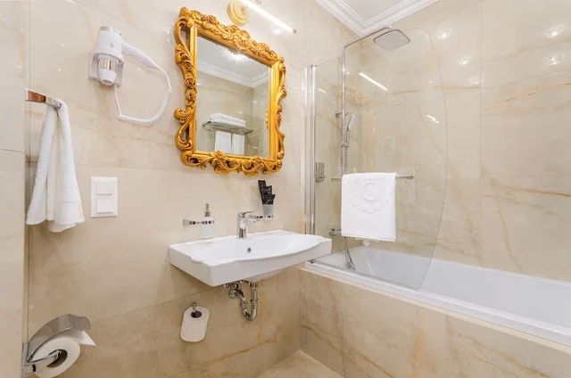 غرفة ديلوكس بسرير كينج، GREGORY Boutique Hotel Chisinau 3/3