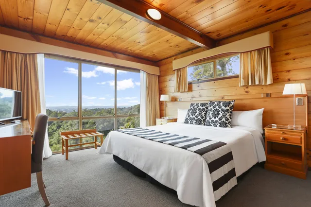 Luxury, Villa, City View, Waitakere Resort And Spa 1/2