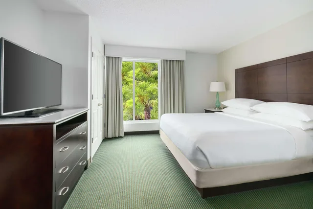 2 Rooms, Deluxe, Suite, King Bed, Embassy Suites by Hilton Orlando Lake Buena Vista Resort 3/5