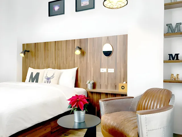 غرفة بسرير مزدوج بإطلالة على الجبل بشرفة، Minimi Inn - Sailrock Beach House 2/2