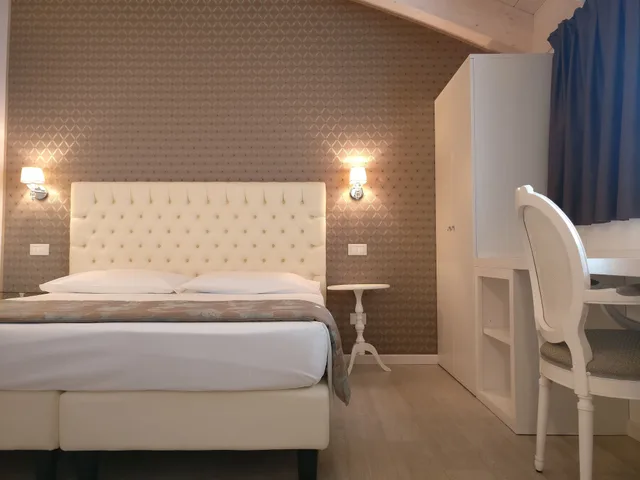 2 Bedrooms, Tower, Standard, Queen Bed, Nuova Opera Rooms 7/10