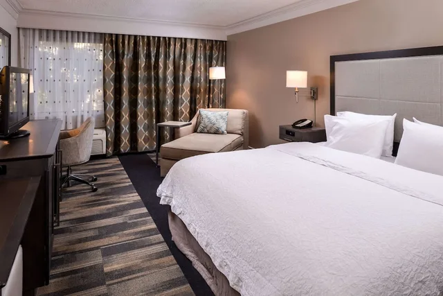 غرفة قياسية بسرير كينج لذوي الإعاقة، Hampton Inn Ft Lauderdale-Plantation 1/10