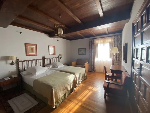 Superior, Twin Beds, Parador de Verin 2/2
