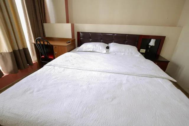 غرفة قياسية بسرير مزدوج، Hotel The K Tbilisi 6/9
