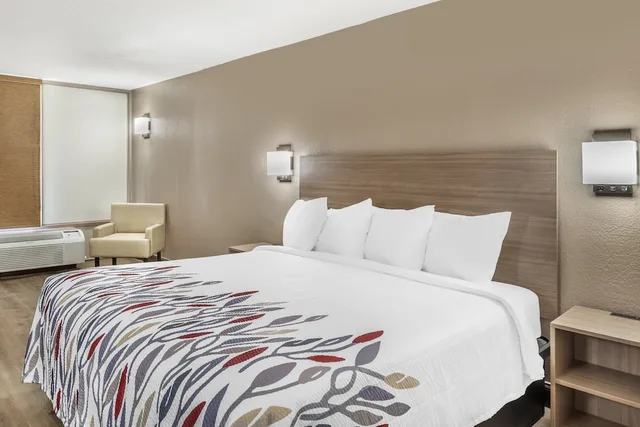غرفة ديلوكس بسرير كينج لذوي الإعاقة، Red Roof Inn Richmond, VA 4/7