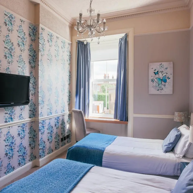 غرفة بسريرين منفصلين بإطلالة، Braid Hills Hotel 6/8