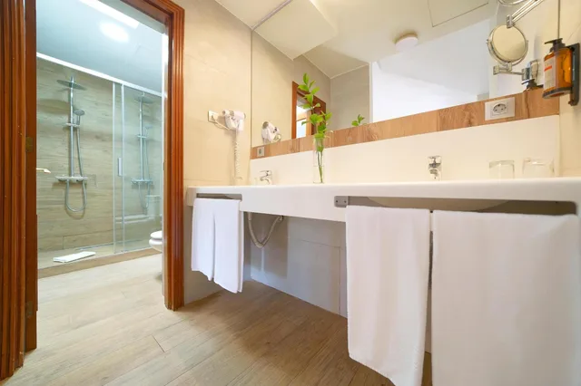 2 Bedrooms, Family Suite, Suites & Villas by Dunas 3/3