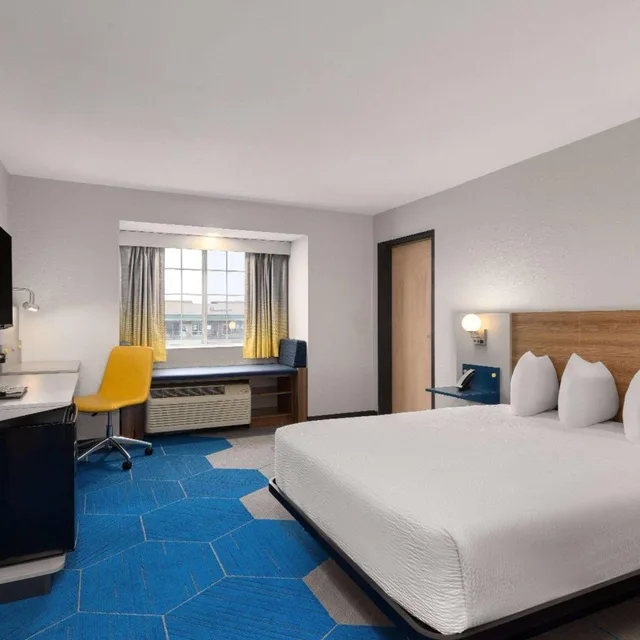 غرفة بسرير كوين لذوي الإعاقة، Microtel Inn & Suites by Wyndham Independence 1/10