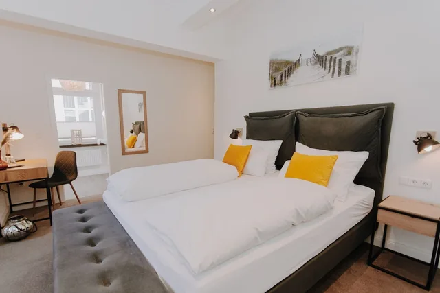 غرفة سوبيريور بسرير كينج بإطلالة جزئية على البحر بحمام خاص، Hotel Garni Seestern 1/1
