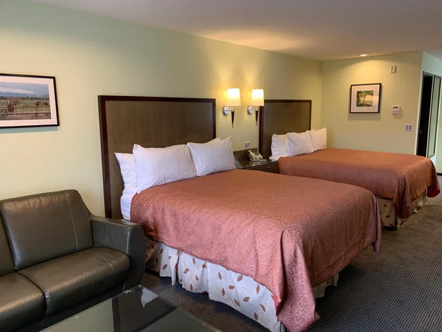 غرفة كبيرة بسريرين كوين، Best Western Snowcap Lodge 2/5
