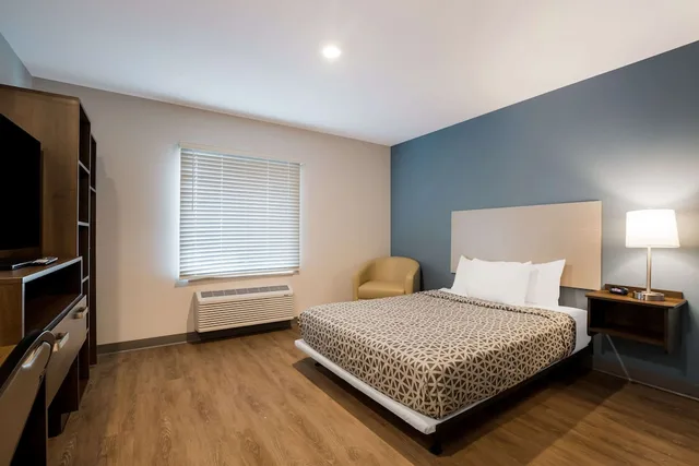 غرفة بسرير كوين لذوي الإعاقة، WoodSpring Suites Moreno Valley 1/2