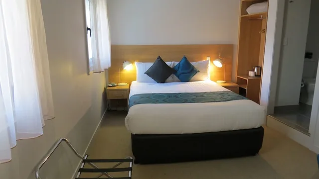 غرفة قياسية بسرير كوين، Customs House Hotel 1/5