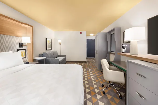 غرفة بسرير كينج، Holiday Inn Houston Intercontinental Airport 8/10