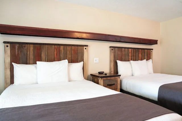 غرفة قياسية بسريرين كوين، Three Valley Lake Chateau 4/7