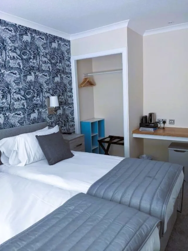 غرفة قياسية بسريرين منفصلين، Oyo Loch Ness Drumnadrochit Hotel 4/7