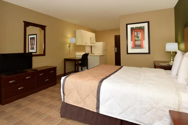 استوديو بسرير كوين، Sonesta Simply Suites Lansing 8/10