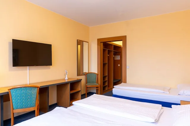 Good, Triple, 3 Beds، Good Morning+ Berlin City East 4/7
