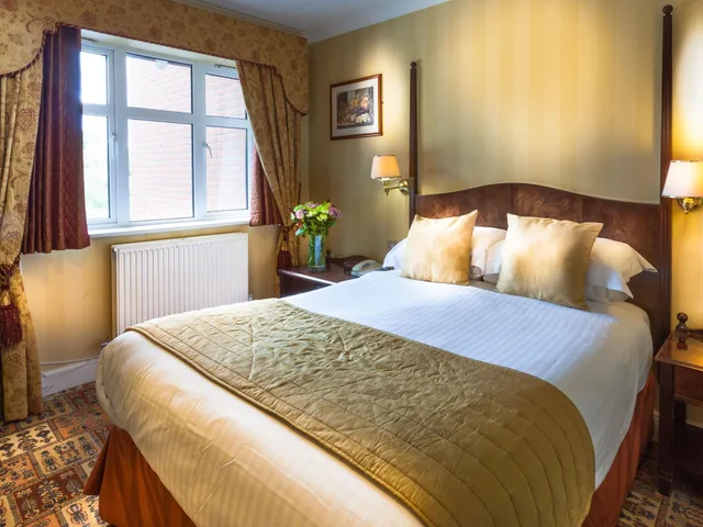 غرفة كلاسيكية بسرير مزدوج أو سريرين منفصلين، The Riverside, WorldHotels Distinctive 1/2