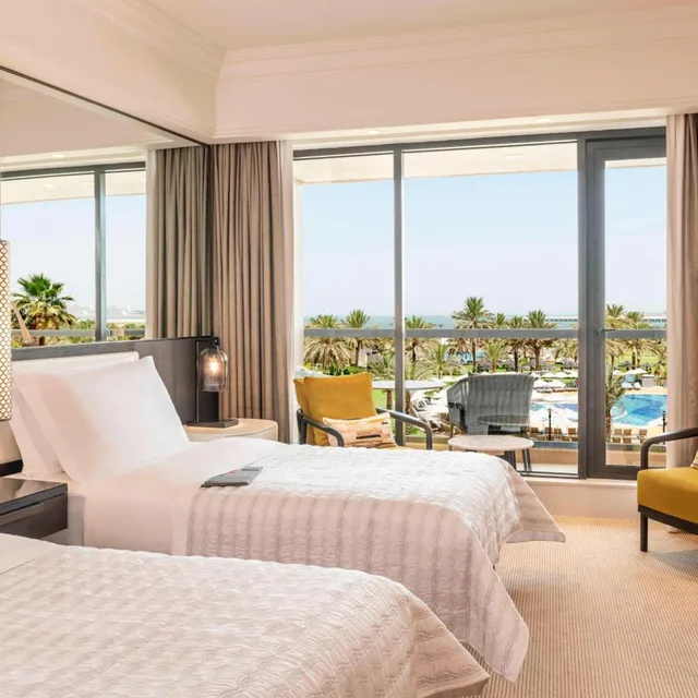 Super, Guest Room, Deluxe, Twin Beds, Sea View، Le Royal Meridien Beach Resort & Spa 1/7