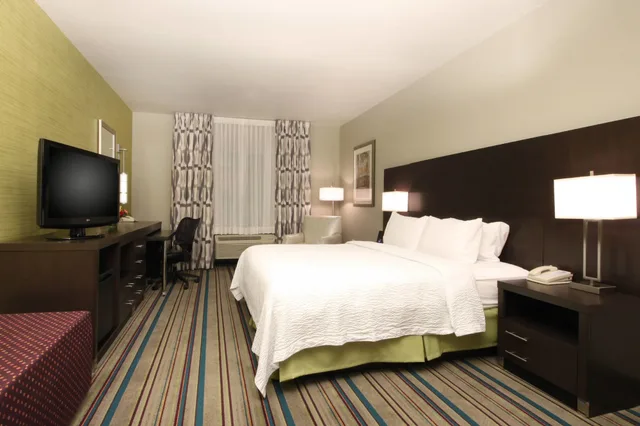 Room, King Bed, Fairfield Inn And Suites Amarillo Airport 2/8